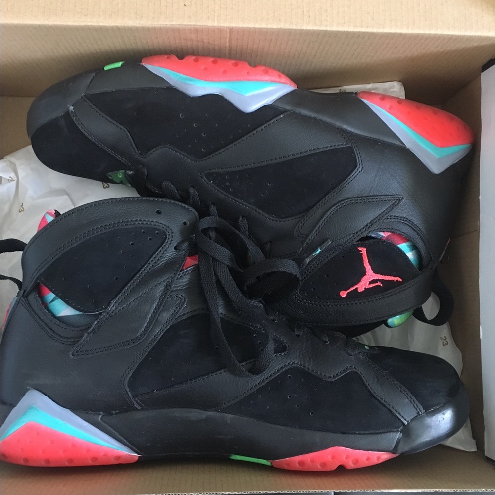 Air Jordan 7 Marvin the Martian
